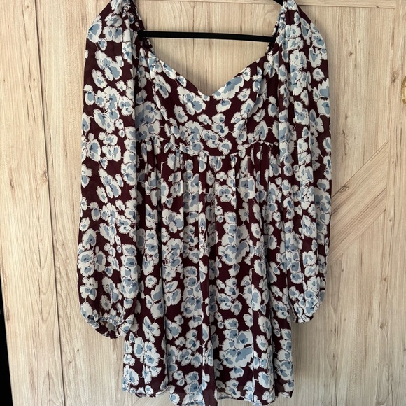 Abercrombie & Fitch Floral Dress in Burgundy and White - Picture 4 of 8
